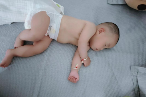 张家界宝宝尿有泡沫怎么回事